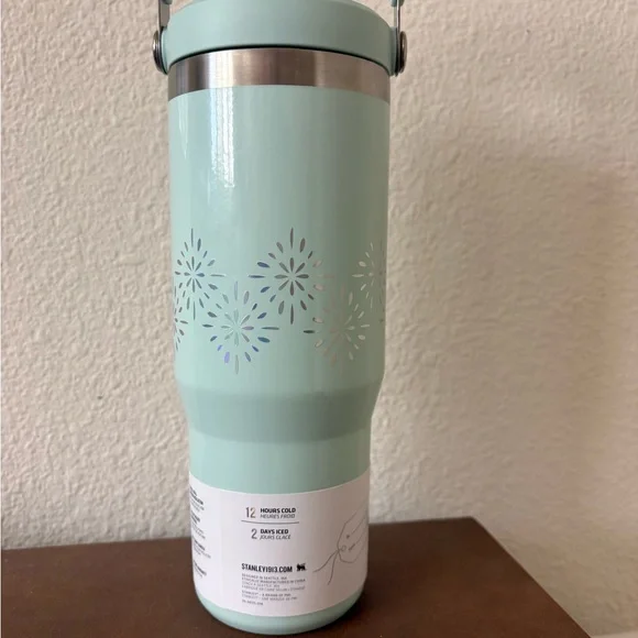 NWT Stanley 30oz Winter Wonderland Collection Seaglass Gloss Flip Straw - Picture 2 of 5